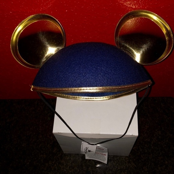 Walt Disney World Cinderella Castle Mickey Ears - Picture 8 of 11